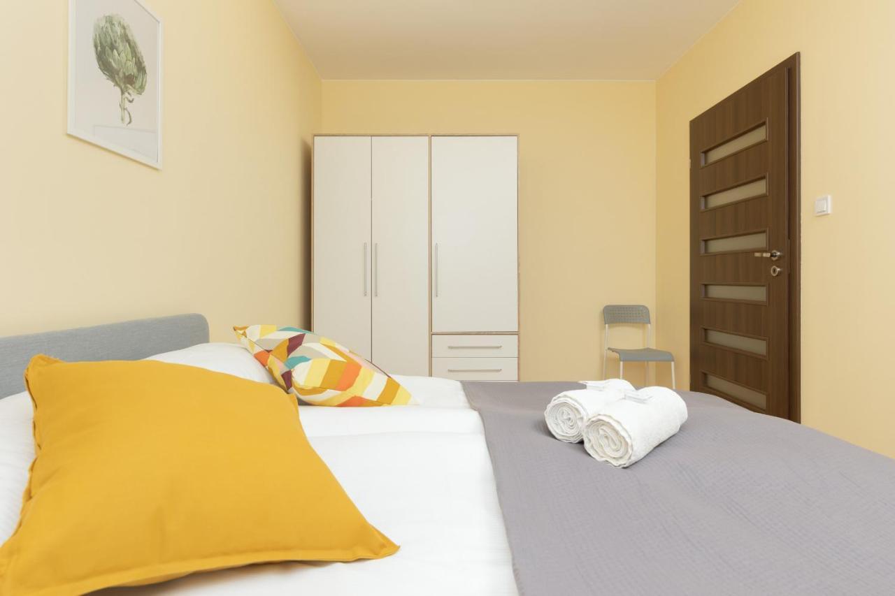 Praga Family Apartment With Parking By Noclegi Renters وارسو المظهر الخارجي الصورة