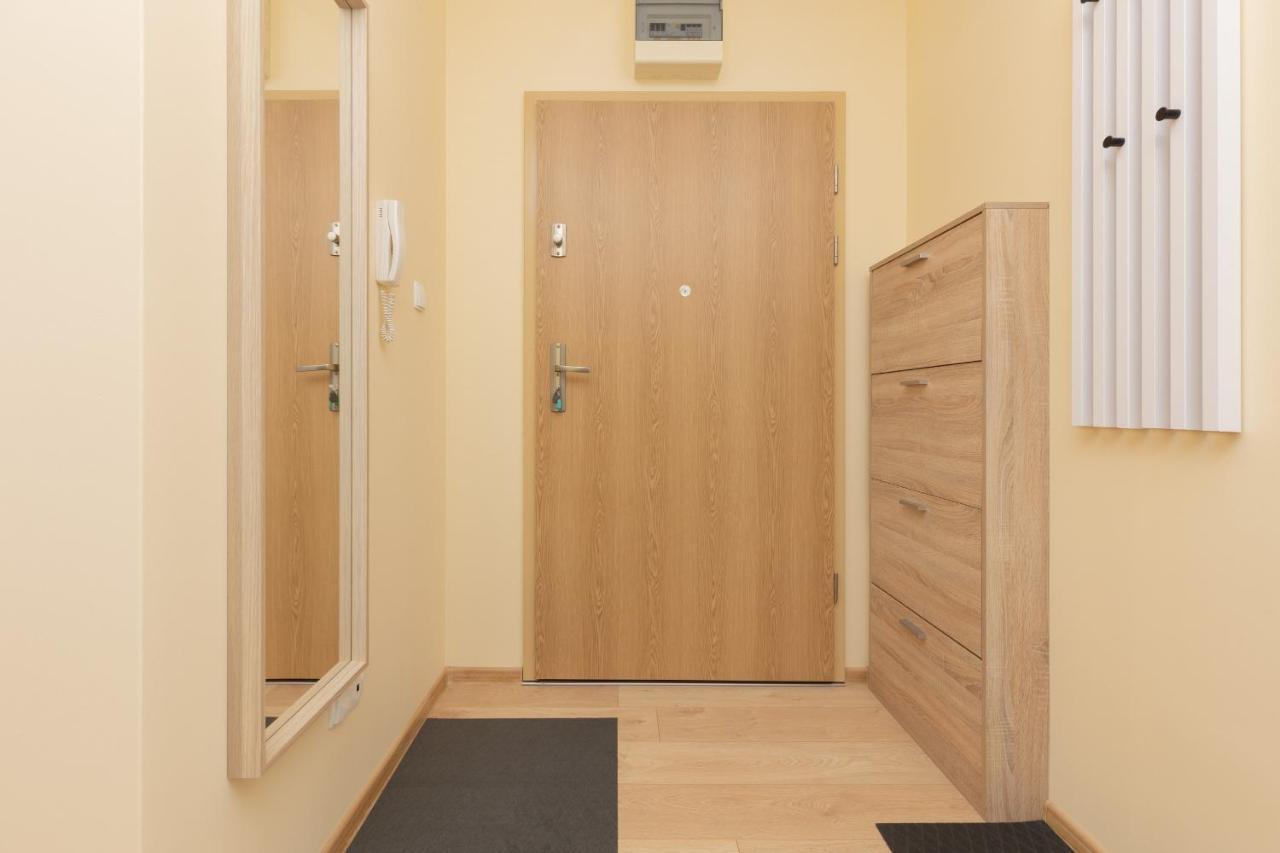 Praga Family Apartment With Parking By Noclegi Renters وارسو المظهر الخارجي الصورة