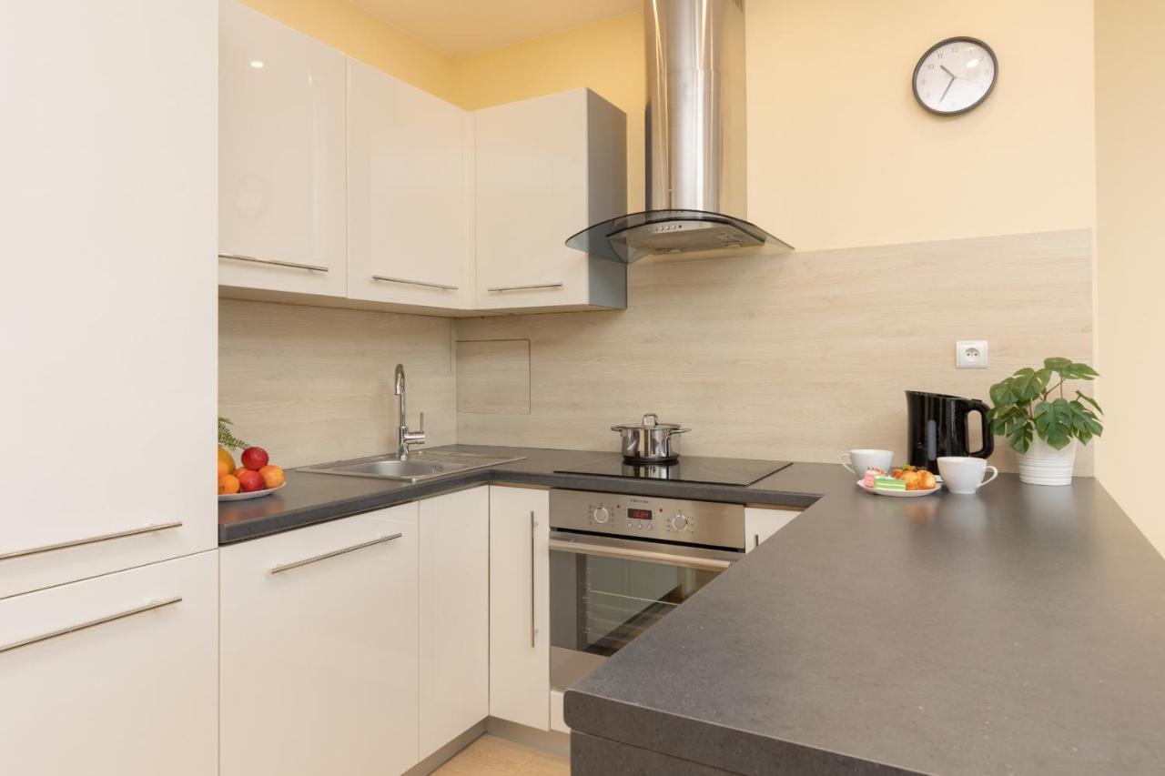Praga Family Apartment With Parking By Noclegi Renters وارسو المظهر الخارجي الصورة